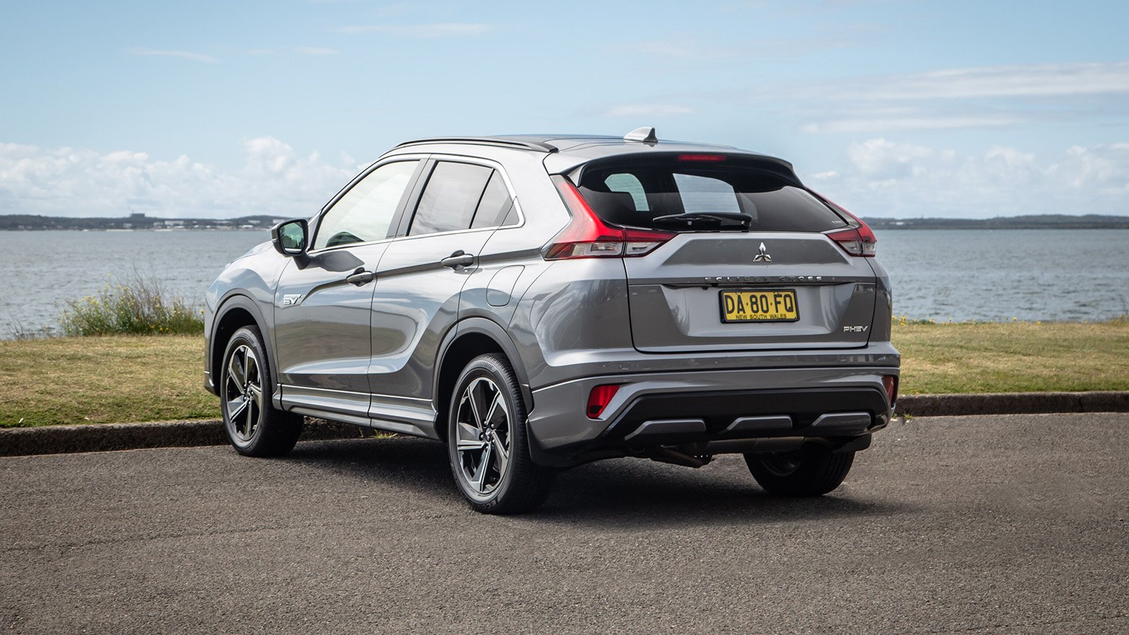 Mitsubishi-Eclipse-Cross-PHEV-rear-view.jpg