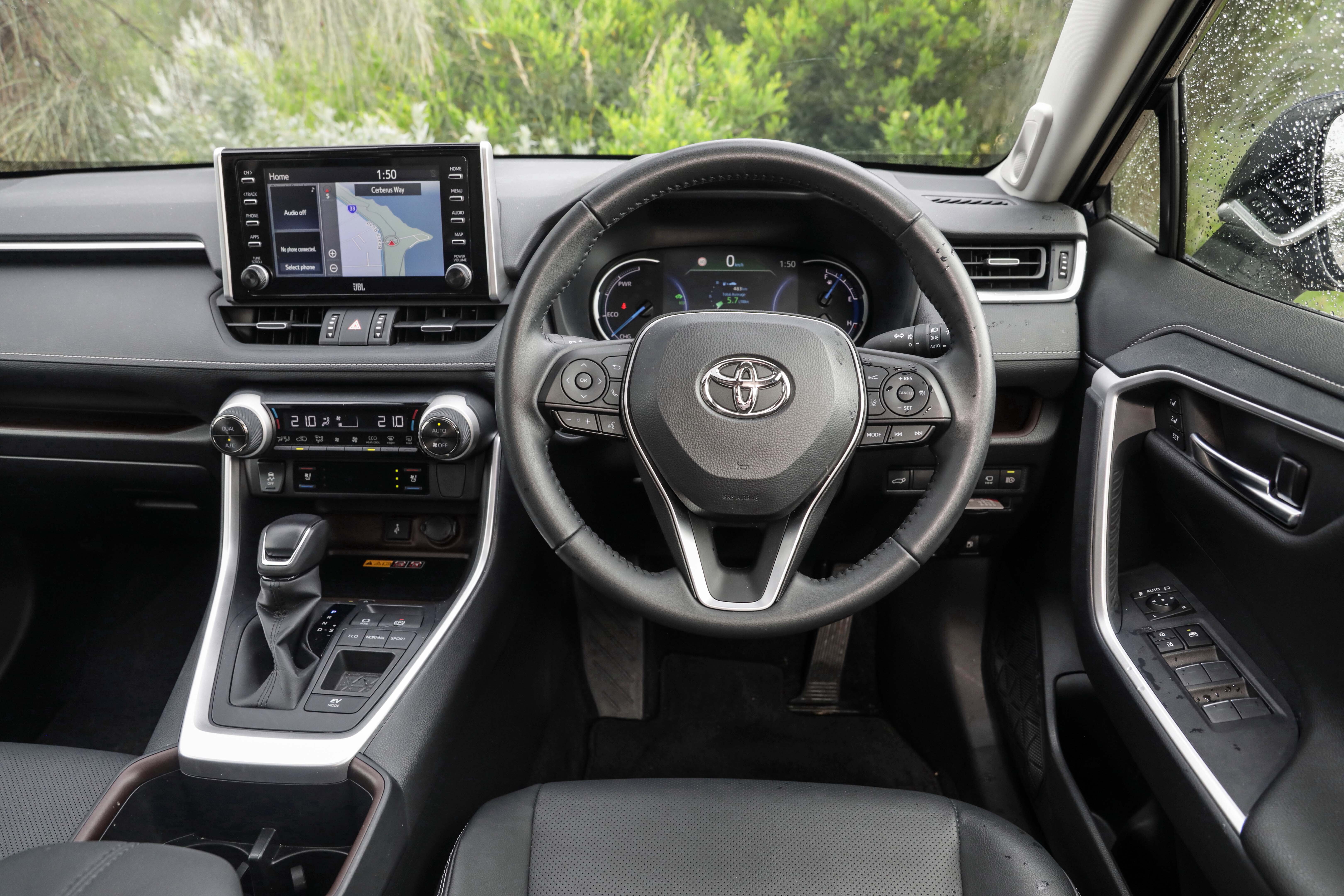 5.Whichcar_Toyota_RAV4.jpg